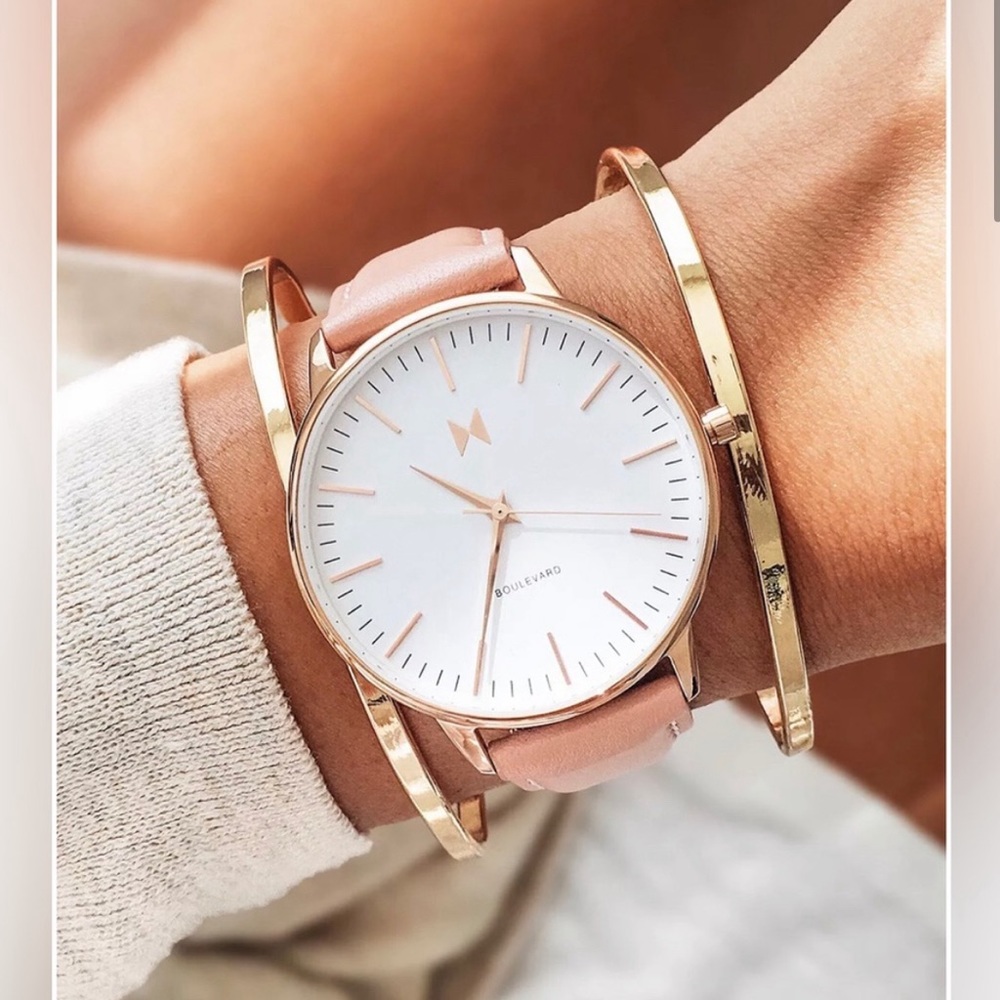 MVMT Women’s Boulevard Watch genuine leather in pink and rose gold
